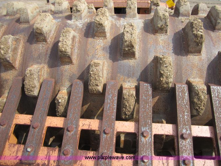 image for item 3838 1992 Case WB602 vibratory compactor