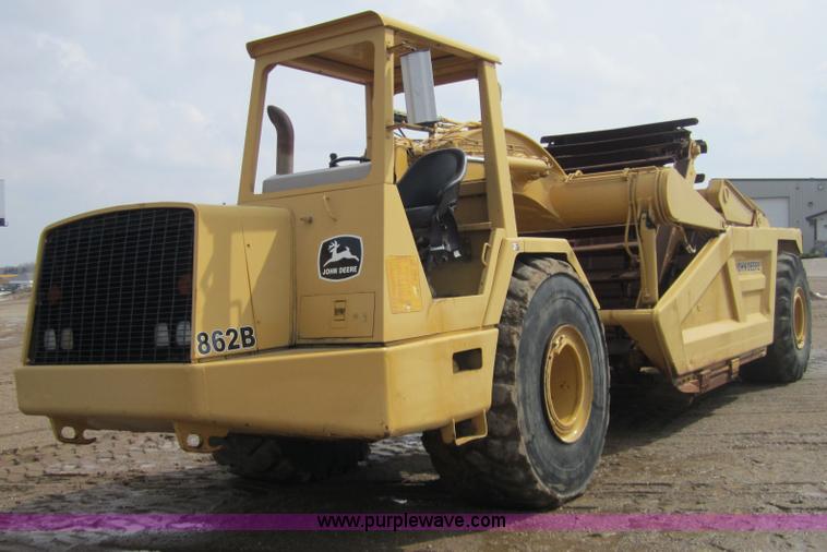 image for item 3839 1993 John Deere 862B elevating scraper