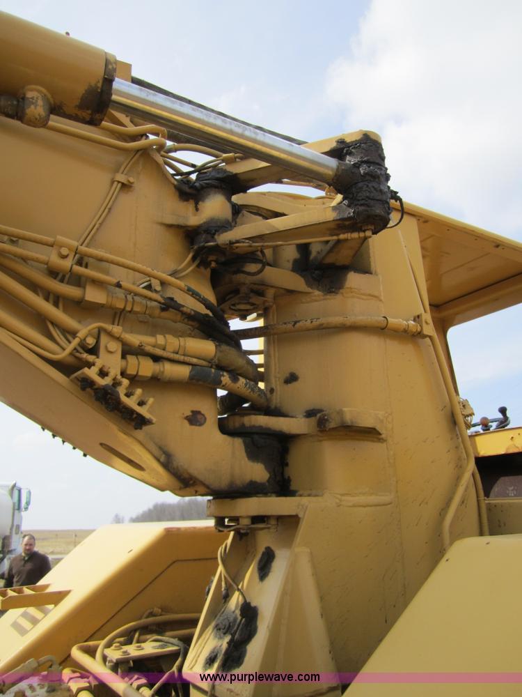 image for item 3839 1993 John Deere 862B elevating scraper