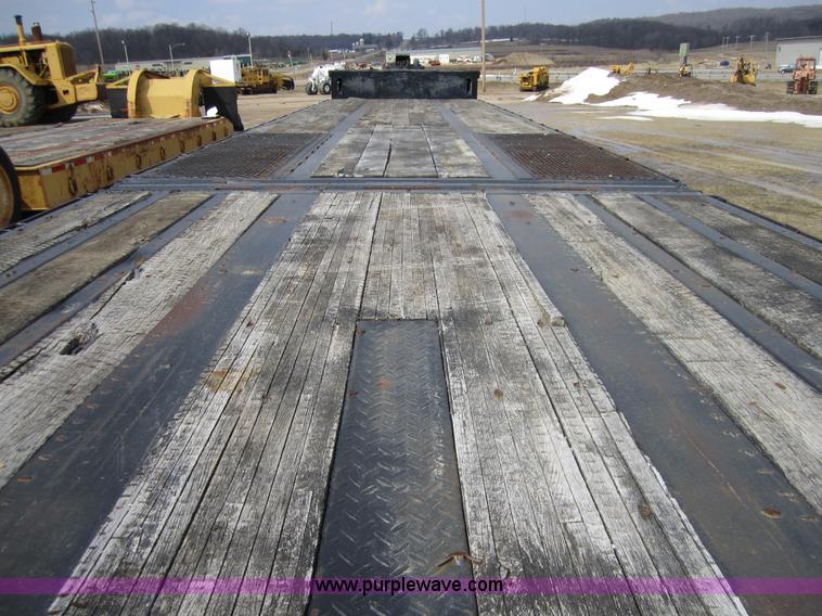 image for item 3840 1999 Ledwell 48' Hydratail equipment trailer