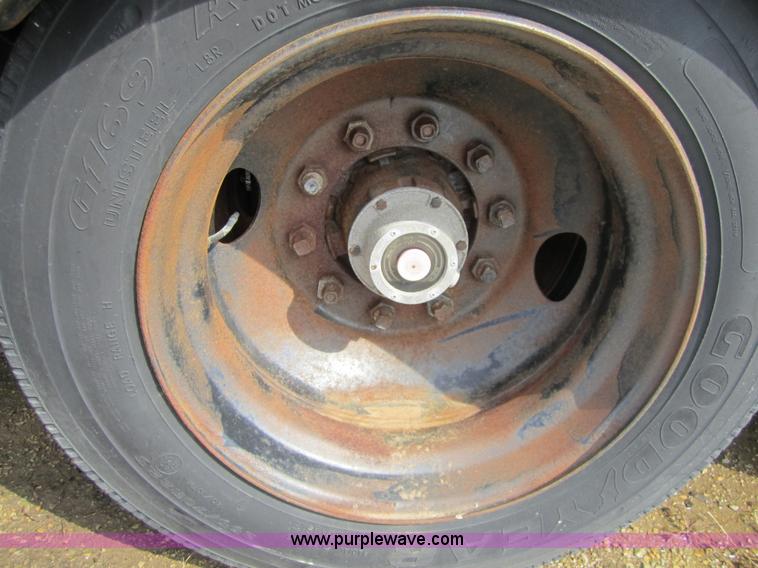 image for item 3840 1999 Ledwell 48' Hydratail equipment trailer