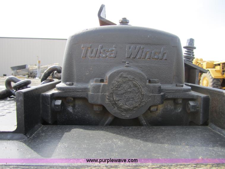 image for item 3840 1999 Ledwell 48' Hydratail equipment trailer