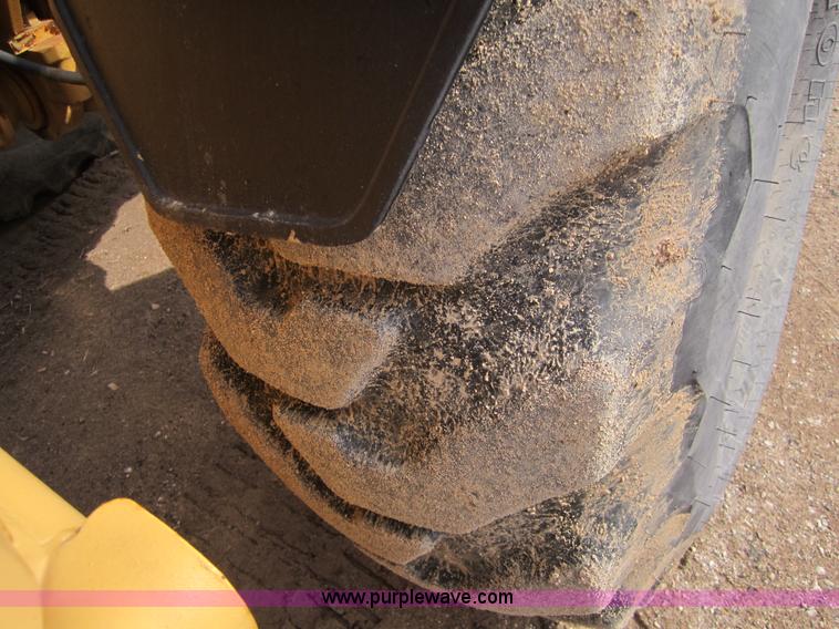 image for item 3841 2001 Caterpillar TH103 telehandler