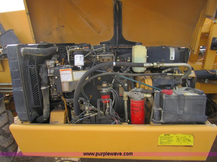 image for item 3841 2001 Caterpillar TH103 telehandler