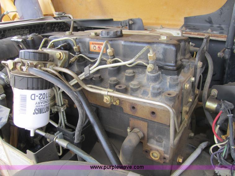 image for item 3841 2001 Caterpillar TH103 telehandler