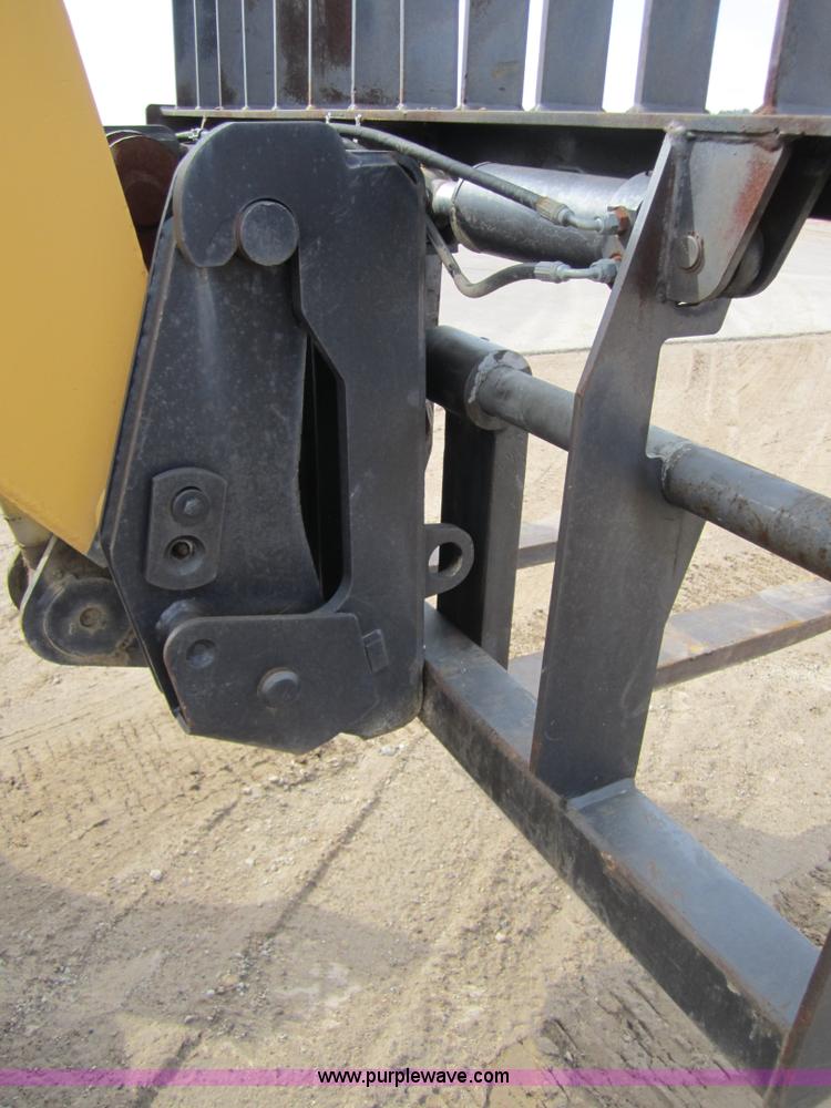 image for item 3841 2001 Caterpillar TH103 telehandler