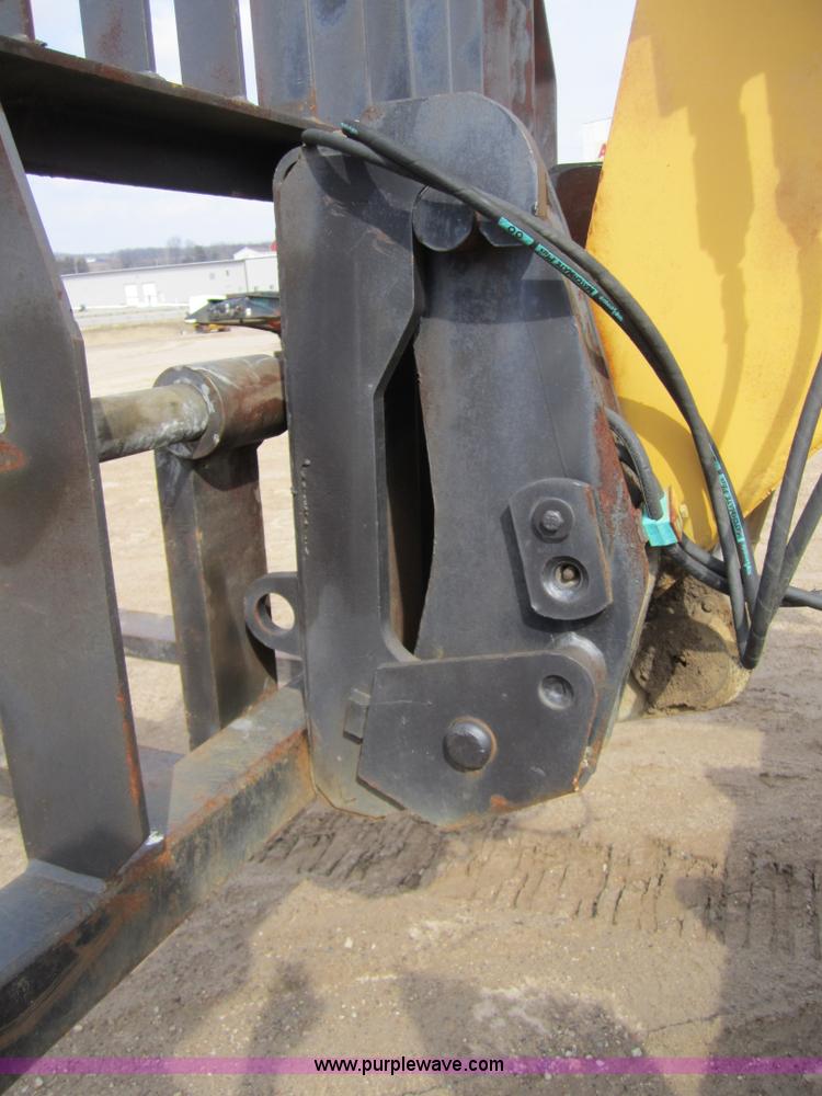 image for item 3841 2001 Caterpillar TH103 telehandler