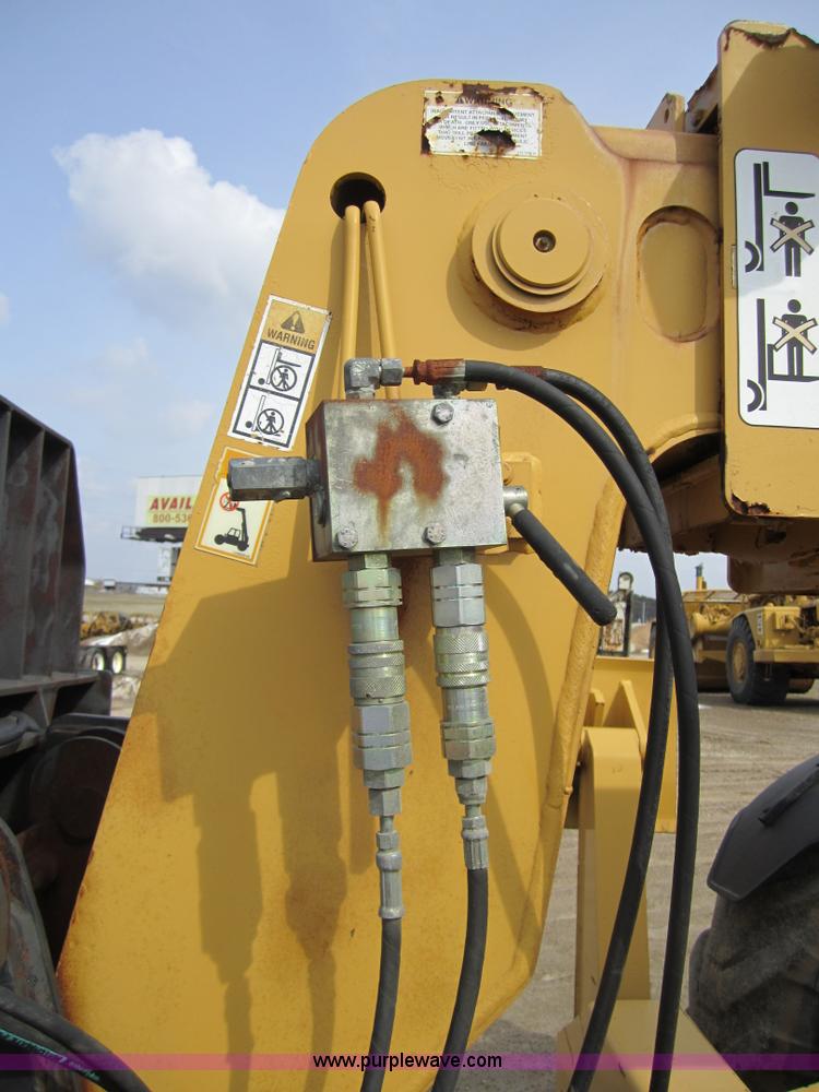 image for item 3841 2001 Caterpillar TH103 telehandler