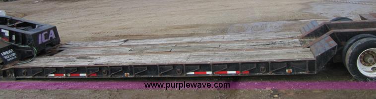 image for item 3842 1999 Witzco RG-35 35-ton detach equipment trailer