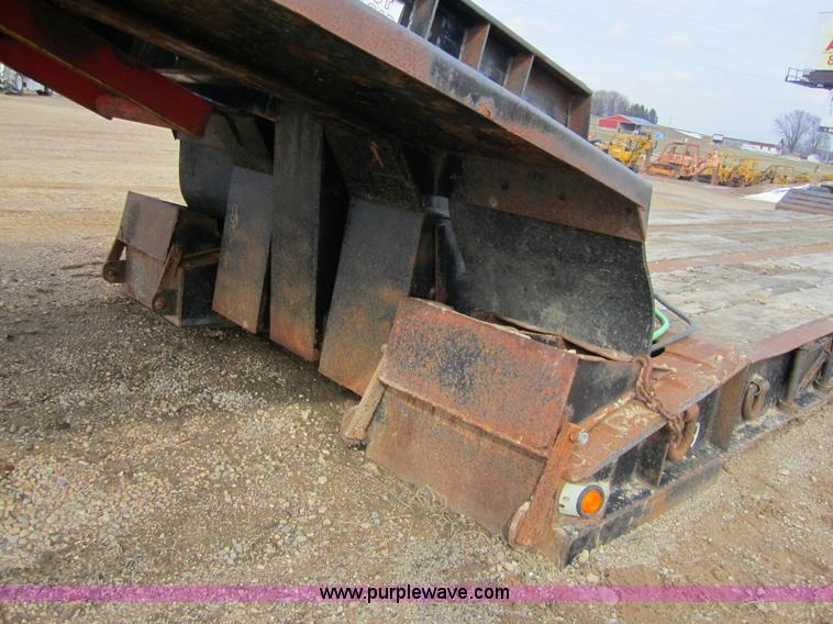 image for item 3842 1999 Witzco RG-35 35-ton detach equipment trailer