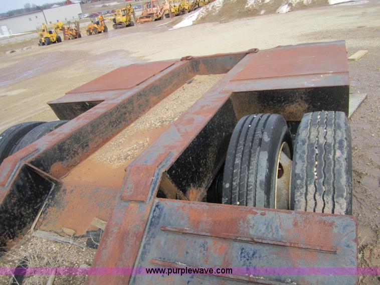 image for item 3842 1999 Witzco RG-35 35-ton detach equipment trailer