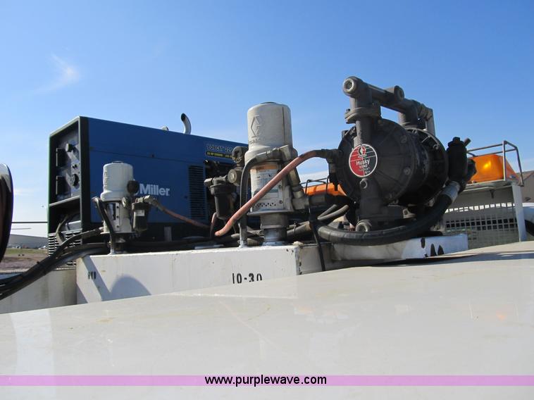 image for item 4102 2004 Ford F550 Super Duty XL service truck