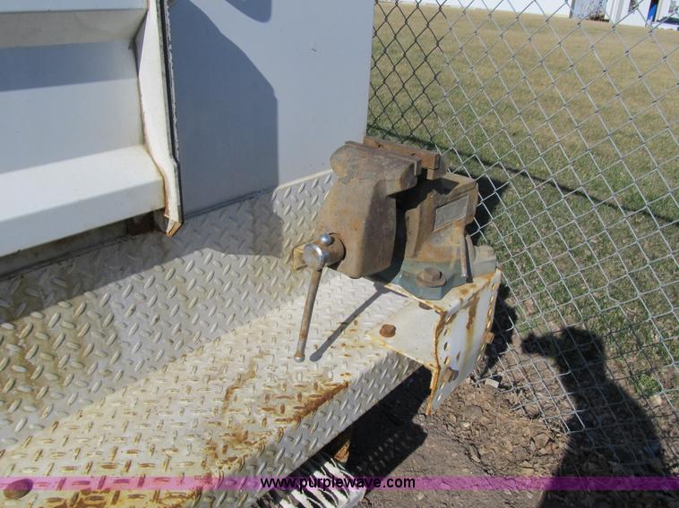 image for item 4102 2004 Ford F550 Super Duty XL service truck