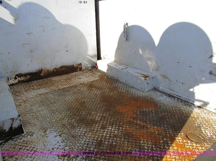 image for item 4102 2004 Ford F550 Super Duty XL service truck