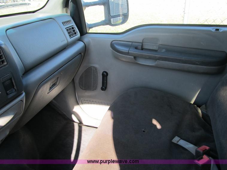 image for item 4102 2004 Ford F550 Super Duty XL service truck