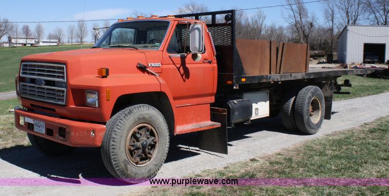 image for item 4707 1991 Ford F800 rollback truck