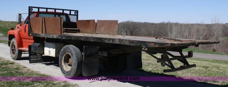 image for item 4707 1991 Ford F800 rollback truck