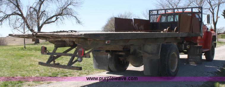 image for item 4707 1991 Ford F800 rollback truck