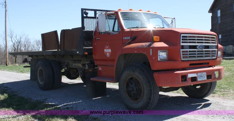image for item 4707 1991 Ford F800 rollback truck