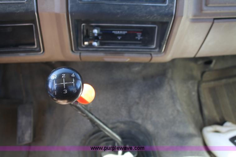 image for item 4707 1991 Ford F800 rollback truck