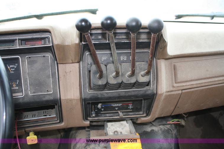 image for item 4726 1988 Ford F800 dump truck