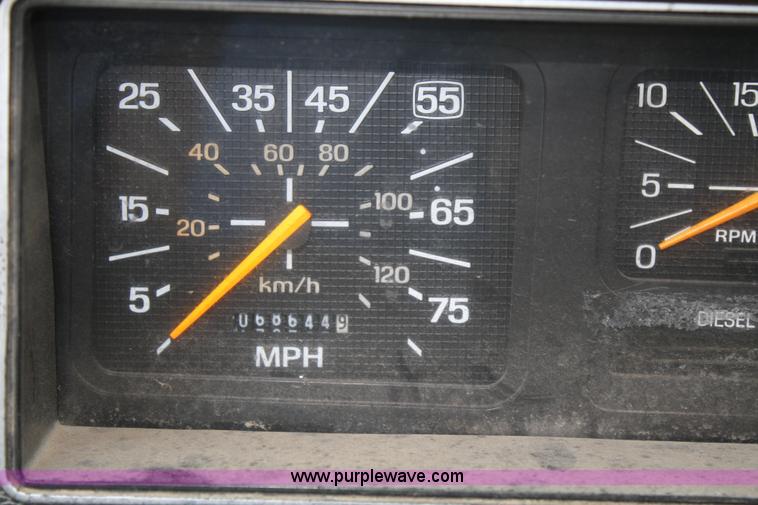 image for item 4726 1988 Ford F800 dump truck