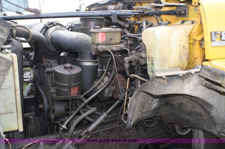 image for item 4726 1988 Ford F800 dump truck