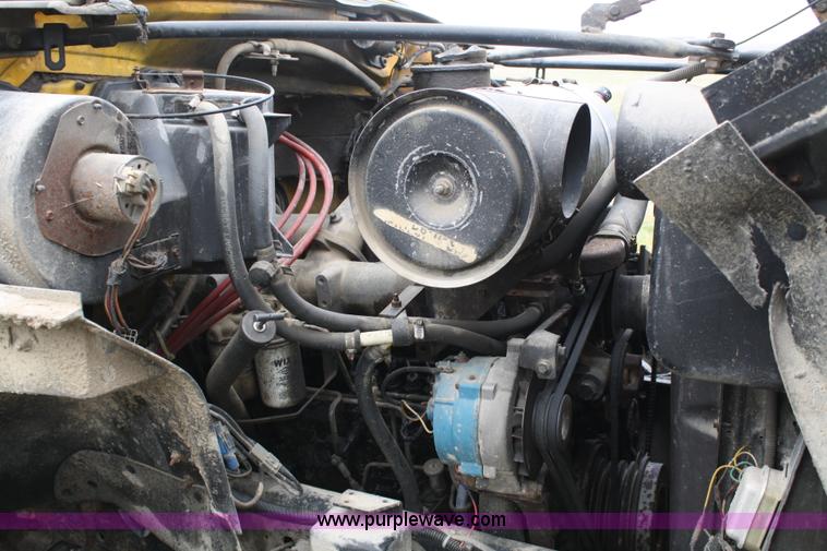 image for item 4726 1988 Ford F800 dump truck