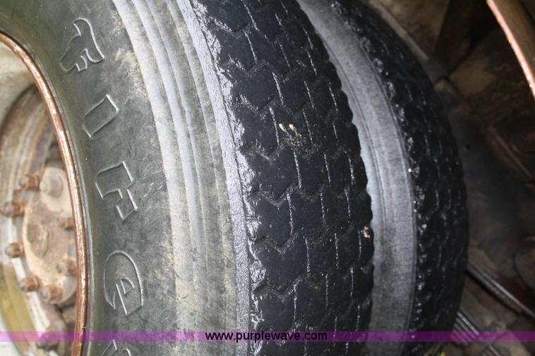 image for item 4726 1988 Ford F800 dump truck