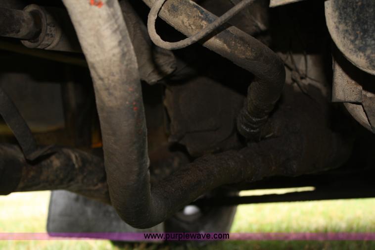 image for item 4726 1988 Ford F800 dump truck