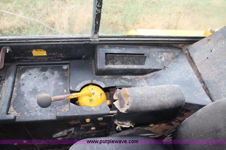 image for item 4728 John Deere 750E dozer