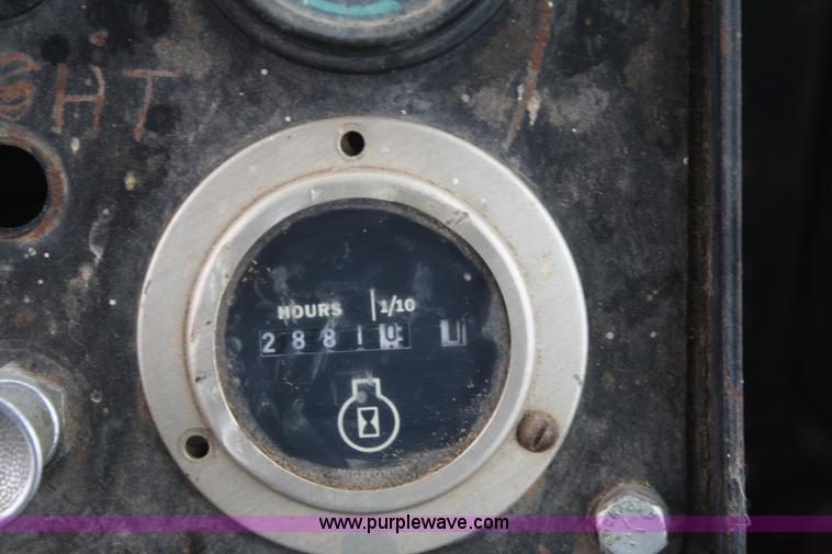 image for item 4728 John Deere 750E dozer