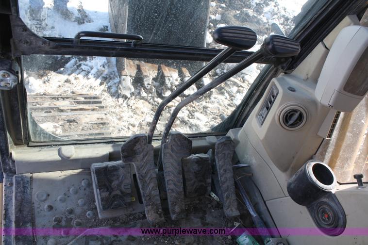 image for item 4836 2004 Caterpillar 320CL hydraulic excavator