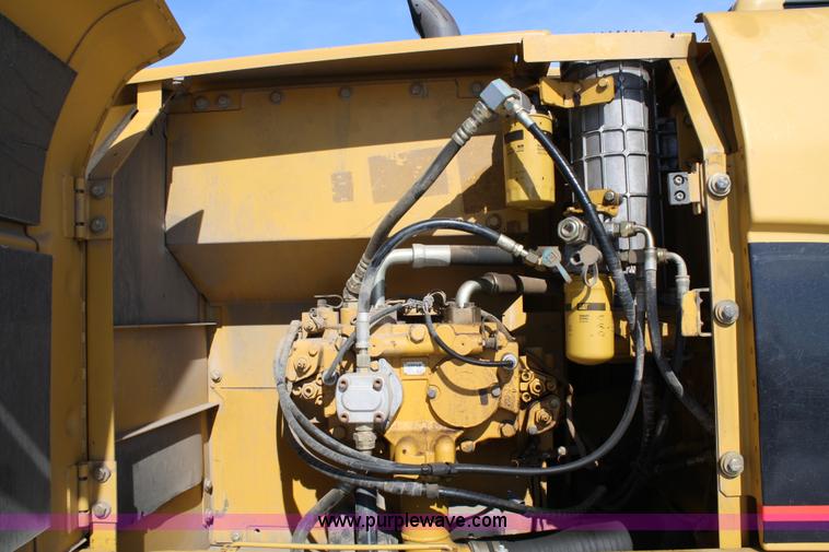 image for item 4836 2004 Caterpillar 320CL hydraulic excavator