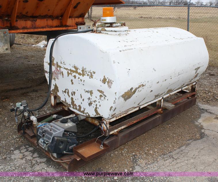 image for item 5054 400 gallon tank with pump on skid