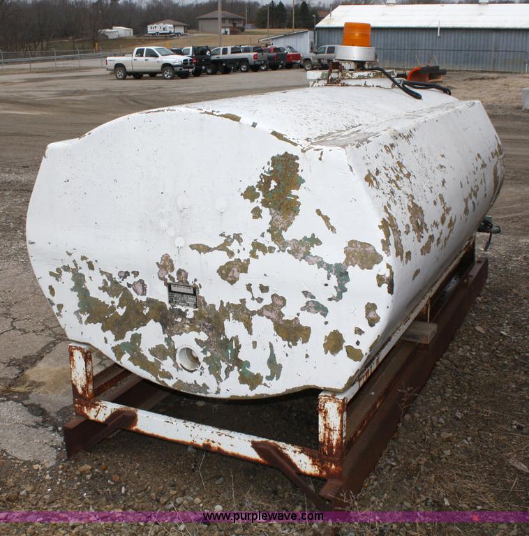 image for item 5054 400 gallon tank with pump on skid