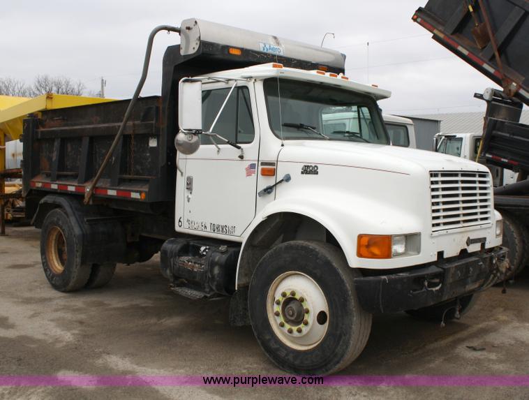 image for item 5055 1997 International 4700 dump truck