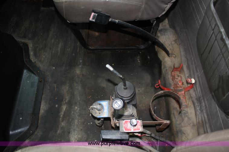 image for item 5055 1997 International 4700 dump truck