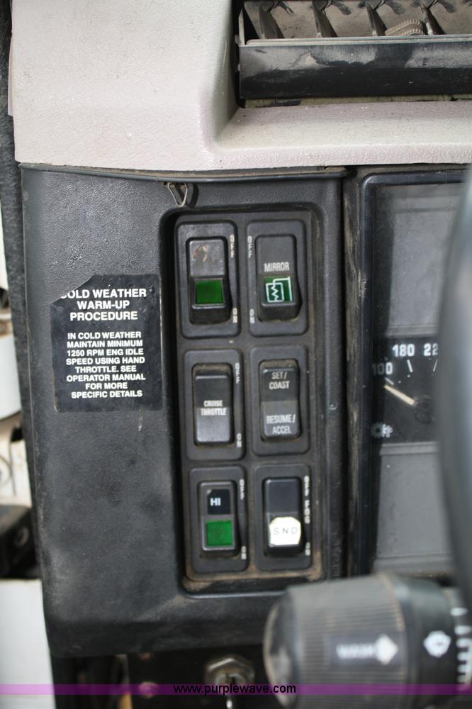 image for item 5055 1997 International 4700 dump truck