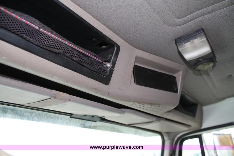 image for item 5055 1997 International 4700 dump truck