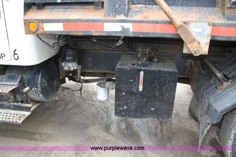 image for item 5055 1997 International 4700 dump truck