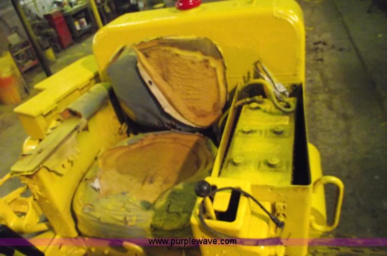 image for item 5430 Caterpillar 955 track loader