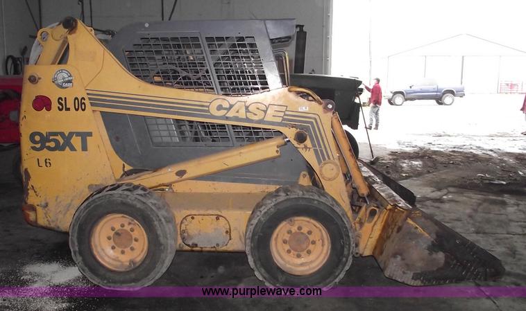 image for item 5455 Case 95XT skid steer
