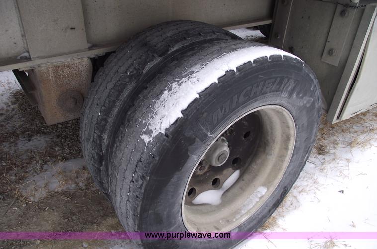 image for item 5459 1988 Raven 45' spread axle aluminum flatbed trailer