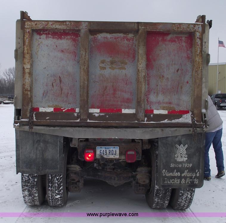 image for item 5460 1990 Mack RD690S dump truck