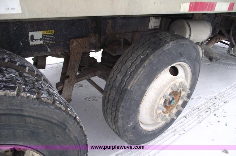 image for item 5460 1990 Mack RD690S dump truck