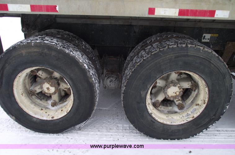 image for item 5460 1990 Mack RD690S dump truck