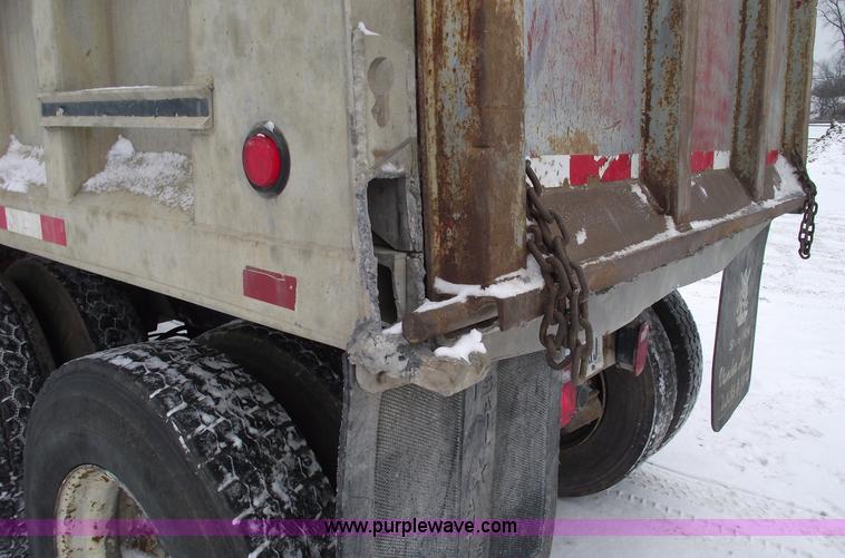 image for item 5460 1990 Mack RD690S dump truck