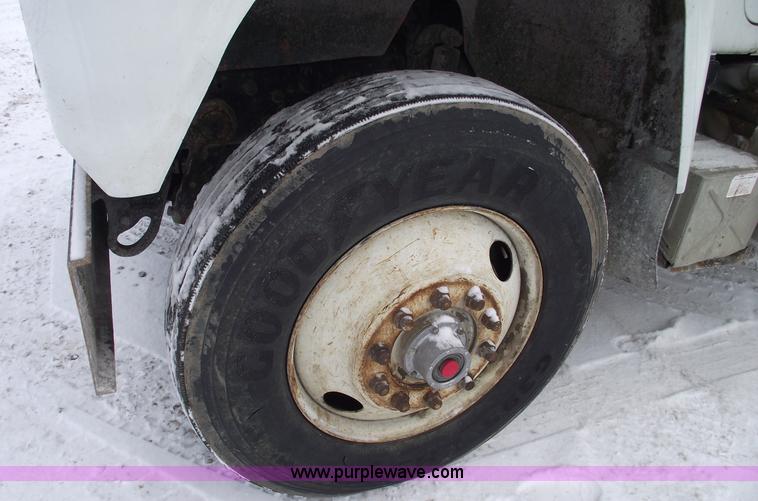 image for item 5460 1990 Mack RD690S dump truck