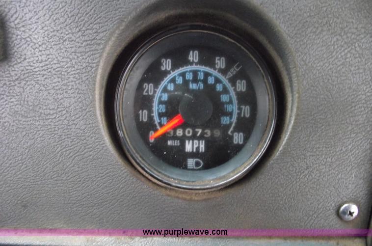 image for item 5460 1990 Mack RD690S dump truck